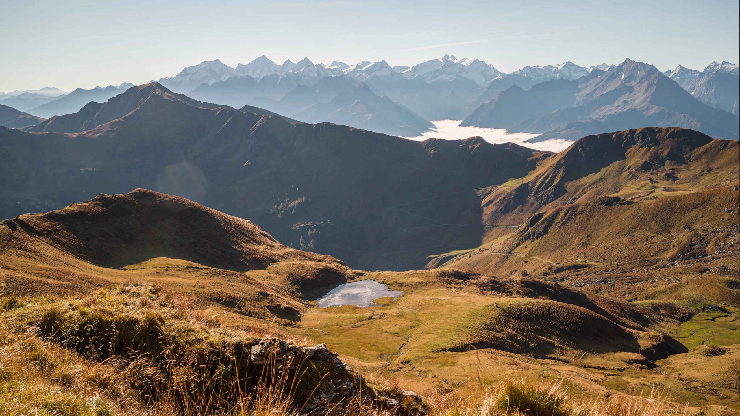 Herbstlandschaft in Saalbach Hinterglemm mit Bergen